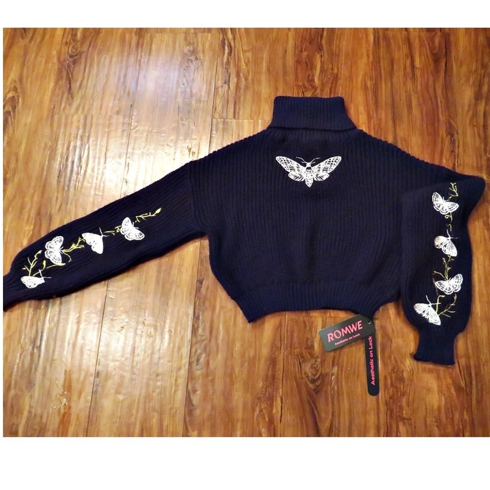 ROMWE Black NWT Cropped Large Turtleneck Sweater Embroidered Moths Cottagecore